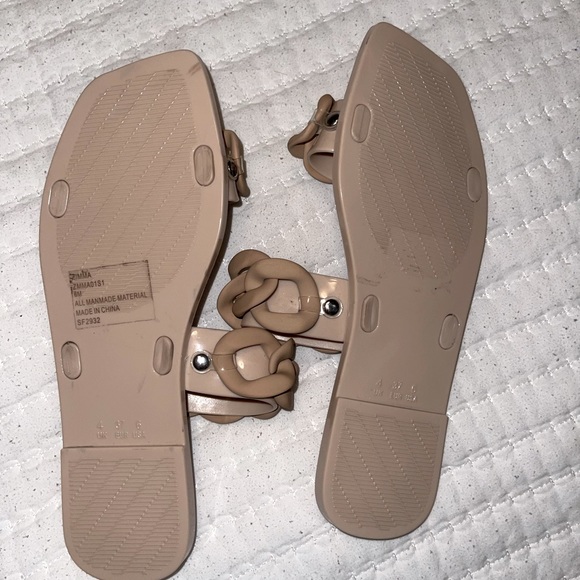 Sandals - Picture 2 of 2